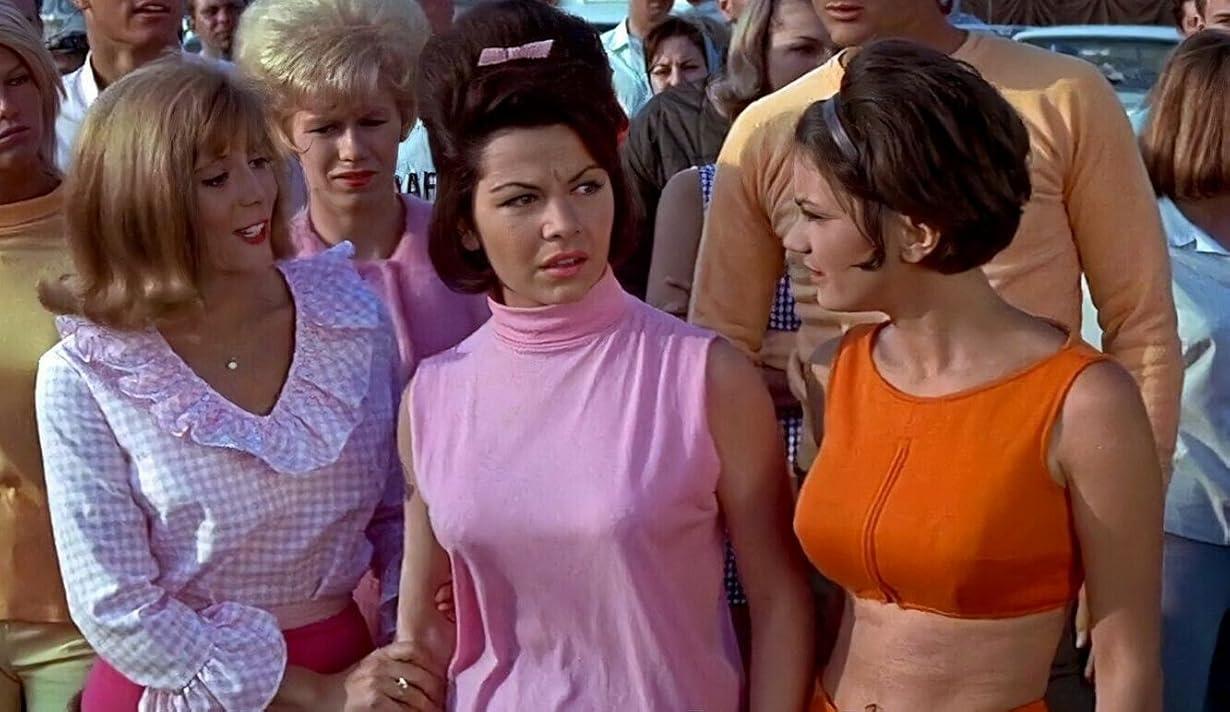 Bikini Beach streaming ita