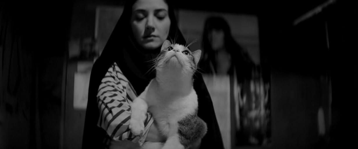 A Girl Walks Home Alone at Night streaming ita