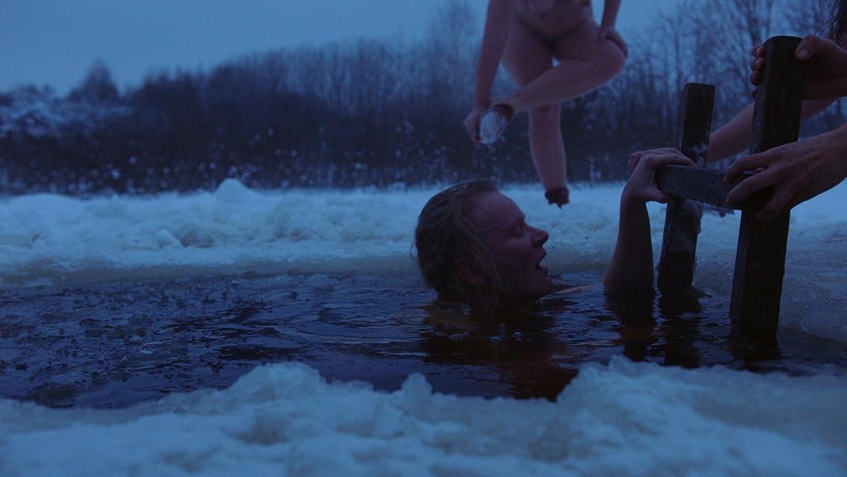 Smoke Sauna Sisterhood streaming ita